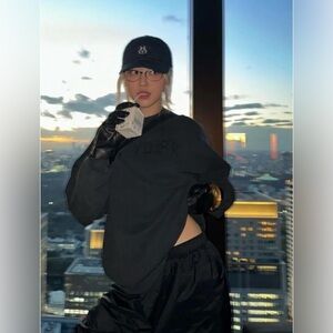R13 OVERSIZED NEW YORK CREWNECK Blackout｜L｜the same item as Rosé wears